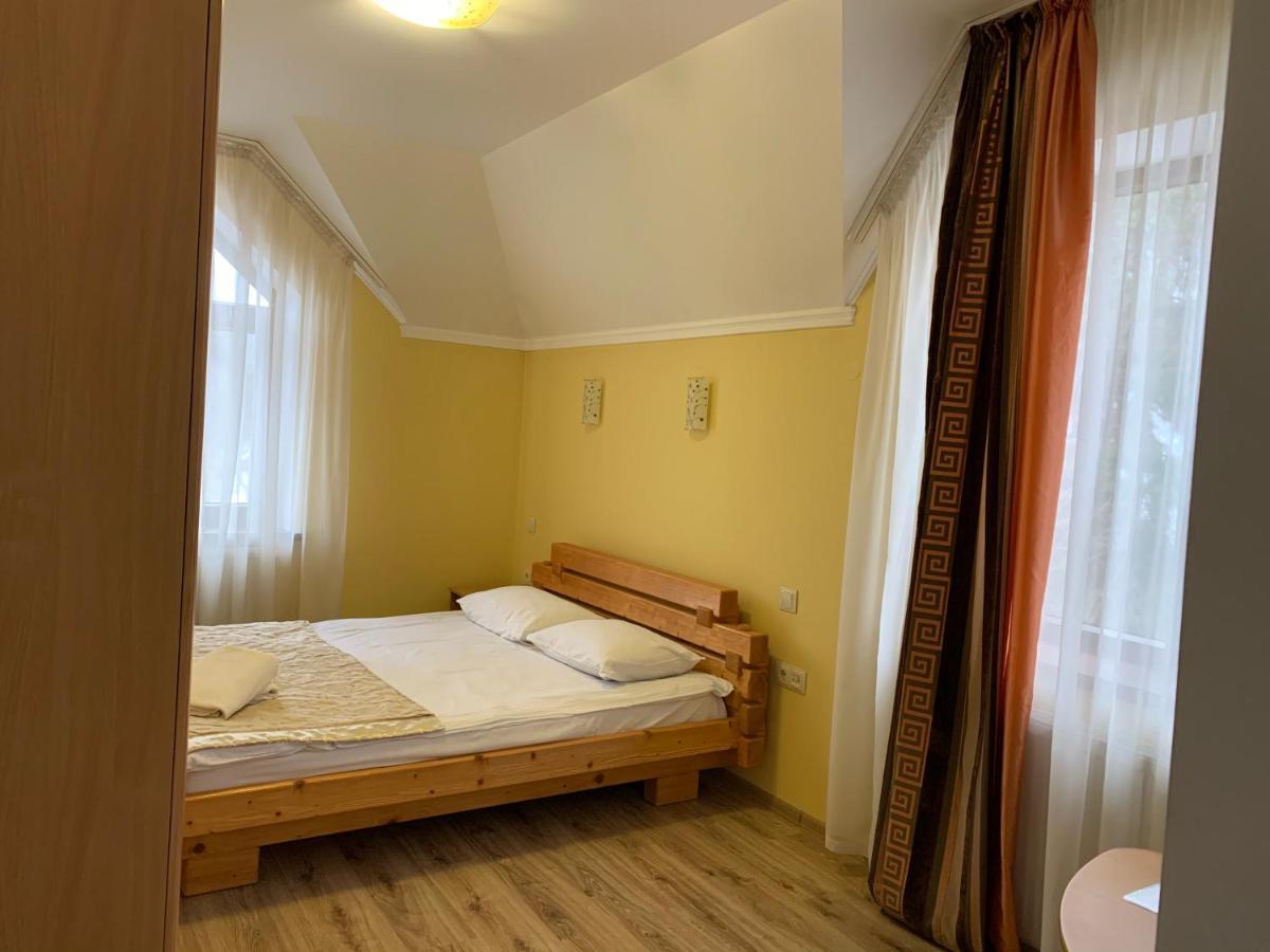 Hotel Kalyna ボロフタ エクステリア 写真