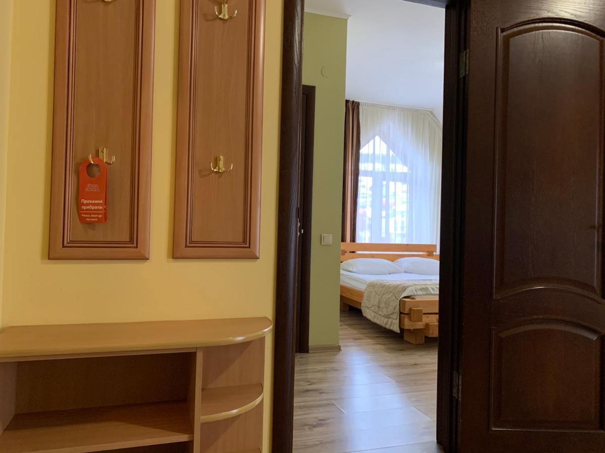 Hotel Kalyna ボロフタ エクステリア 写真
