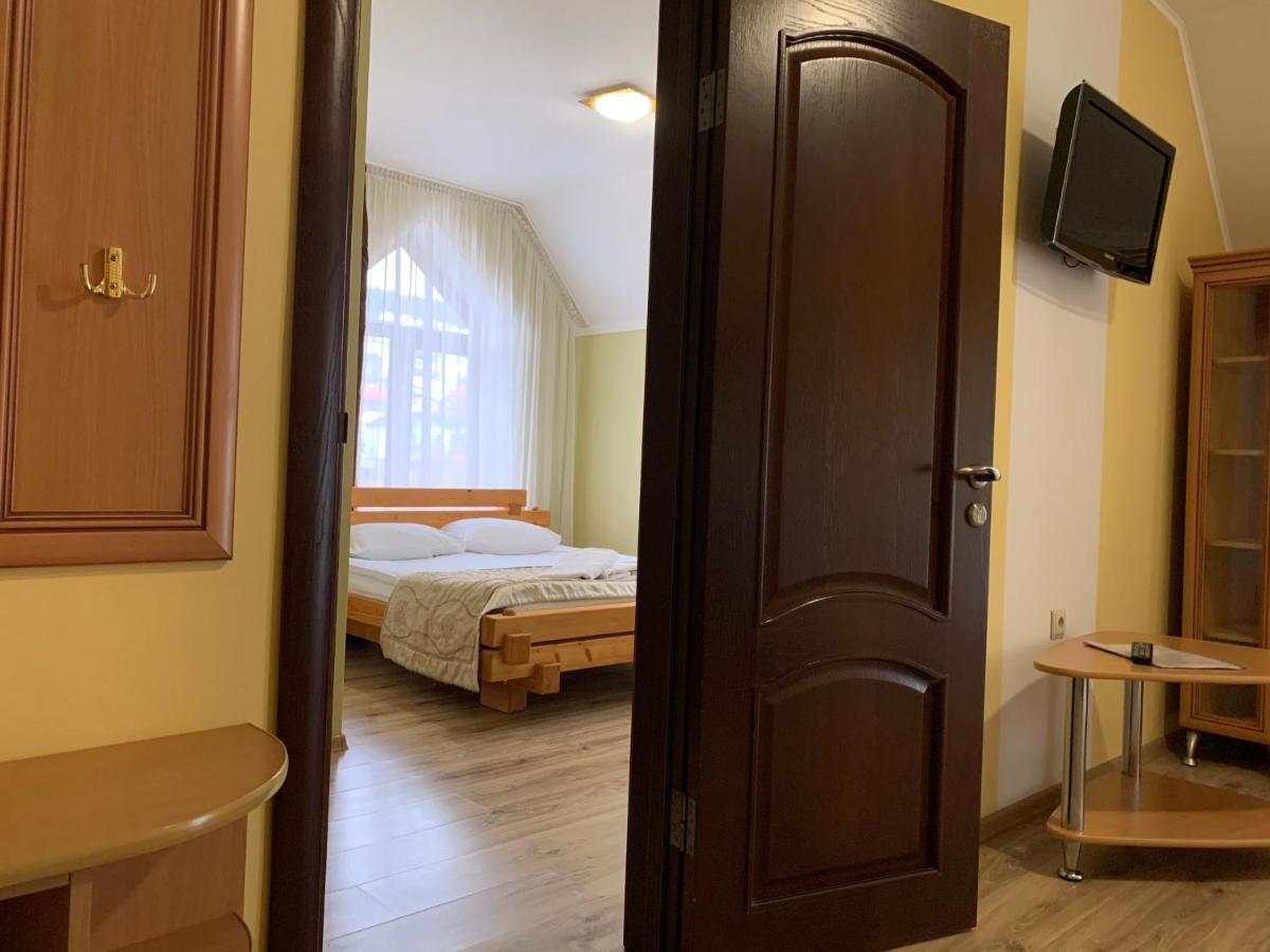 Hotel Kalyna ボロフタ エクステリア 写真
